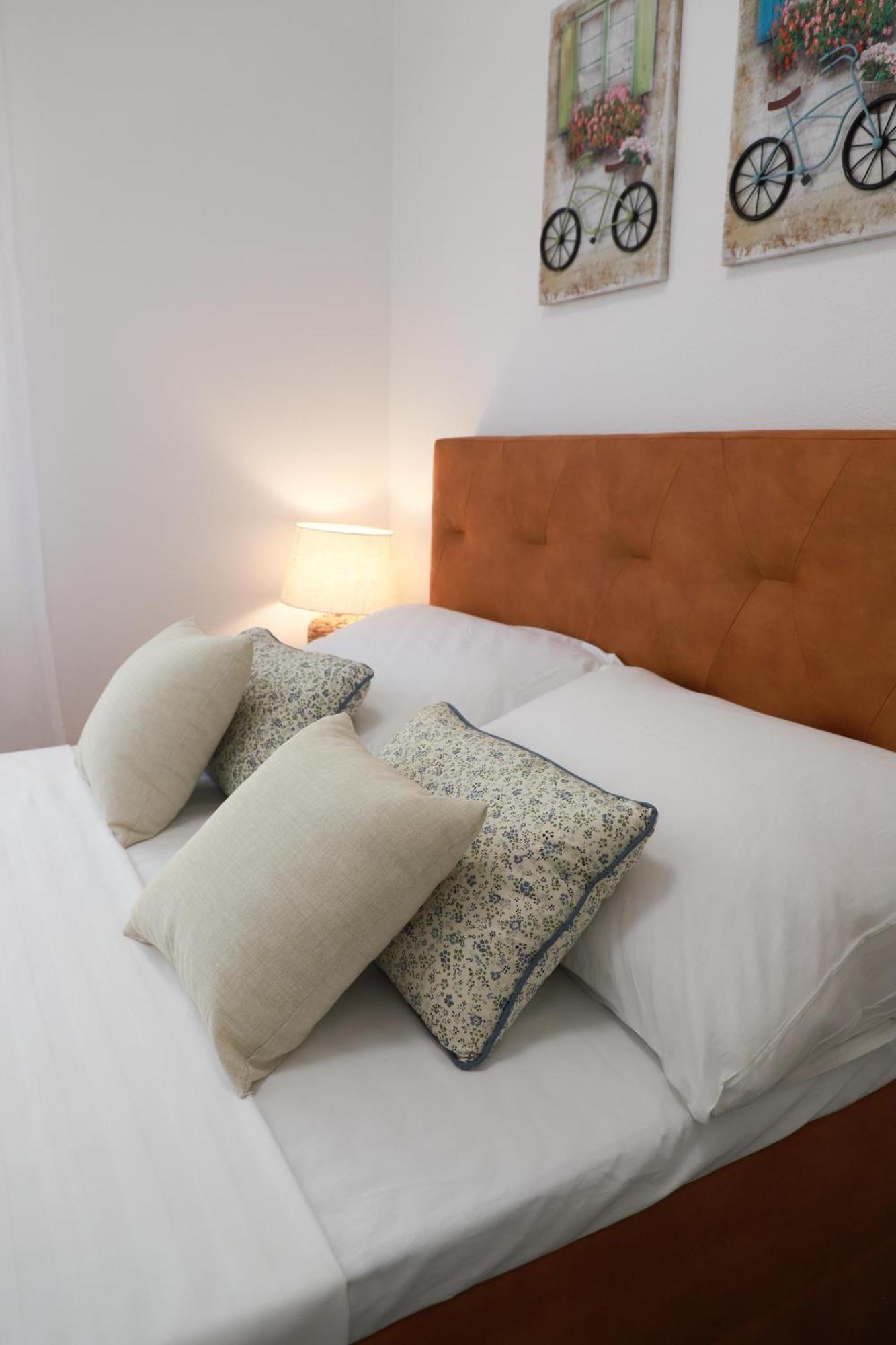 זאדאר Holiday Apartments Ivano & Leo - Private Parking מראה חיצוני תמונה