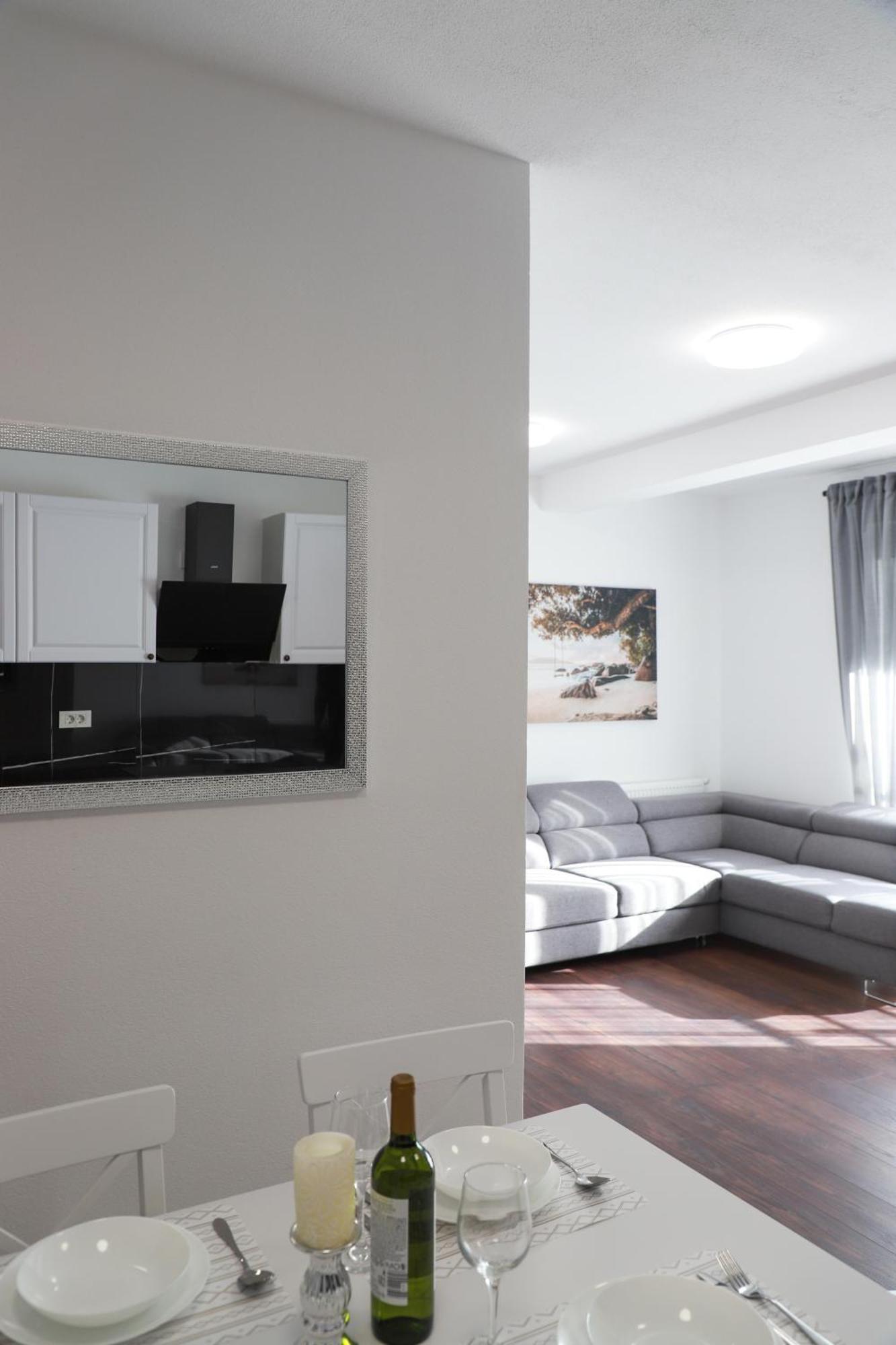 זאדאר Holiday Apartments Ivano & Leo - Private Parking מראה חיצוני תמונה