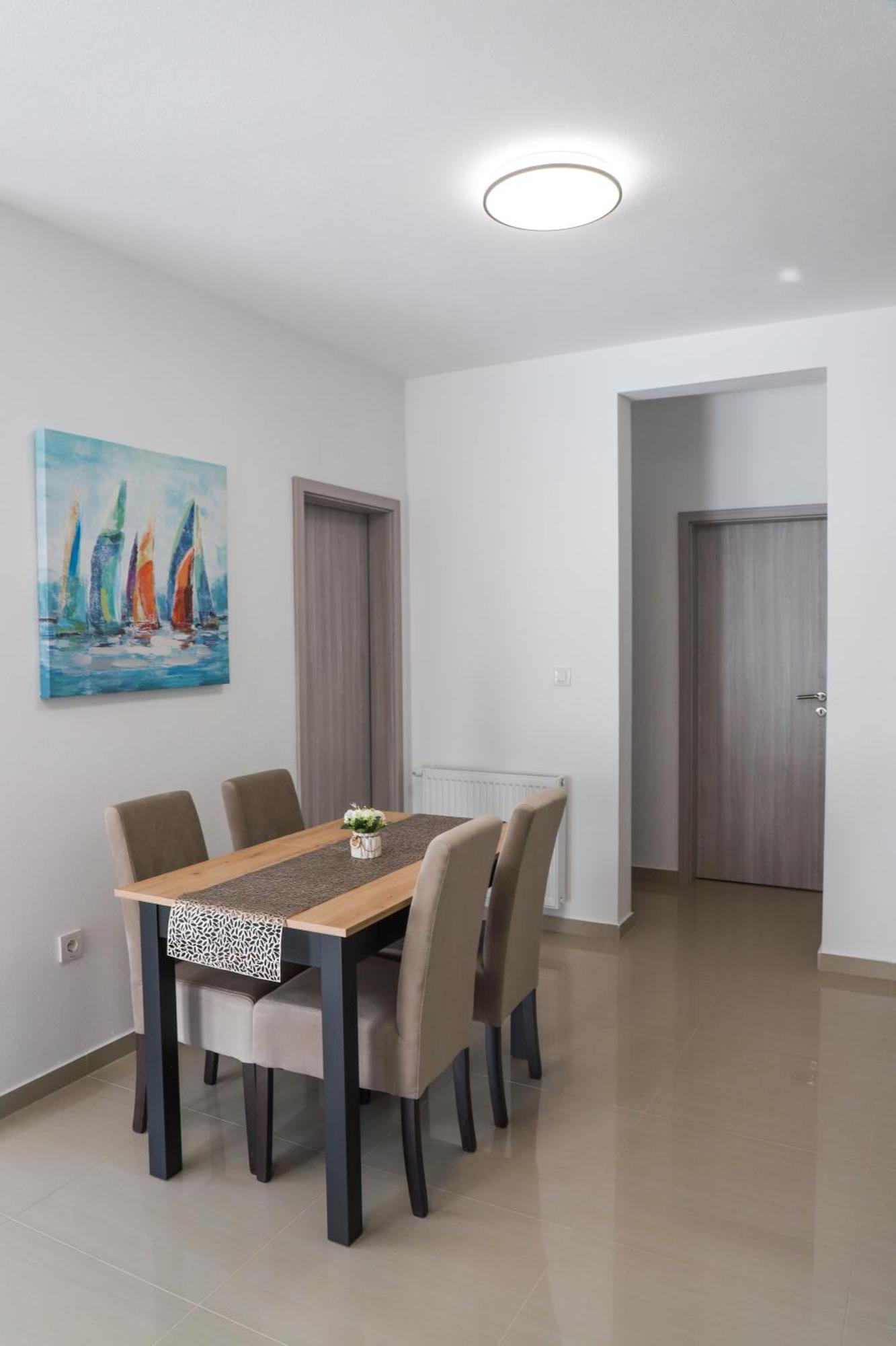 זאדאר Holiday Apartments Ivano & Leo - Private Parking מראה חיצוני תמונה