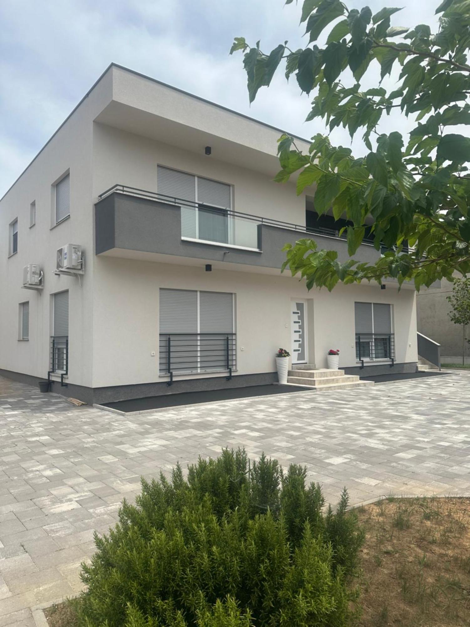 זאדאר Holiday Apartments Ivano & Leo - Private Parking מראה חיצוני תמונה