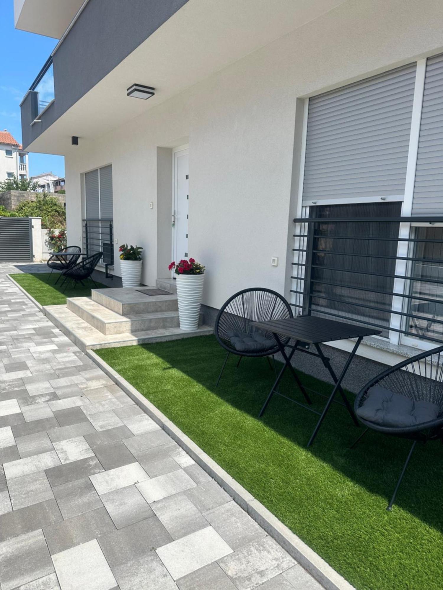 זאדאר Holiday Apartments Ivano & Leo - Private Parking מראה חיצוני תמונה
